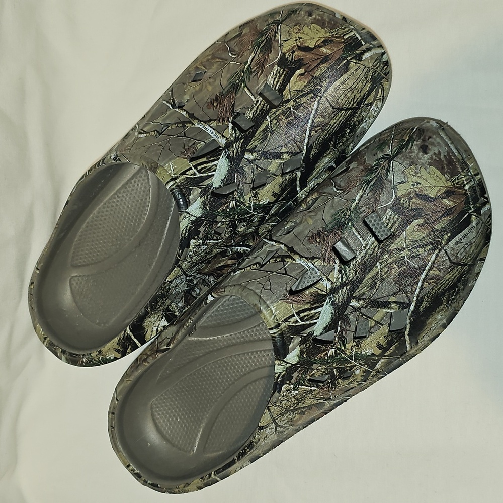 Realtree Men's Size 8 Camouflage Clog Slip-on Used